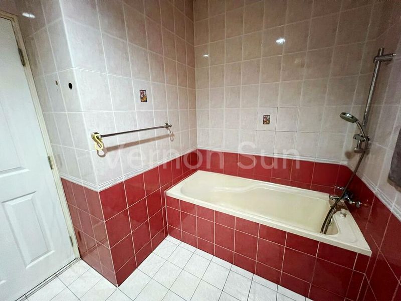 Room (Landed) for Rent in  Jalan Pasir Ria - Image 2